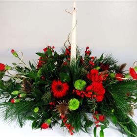 fwthumbCHRISTMAS TABLE CENTRE WITH CHANDLE.jpg